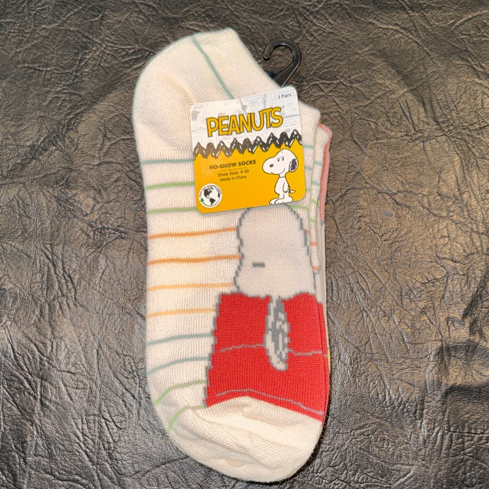 Peanuts Snoopy No-Show Socks - Red, White, and Green, 3 pair, NEW